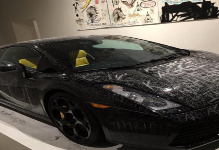 Kanvas Vandalisme Lamborgini Mahal